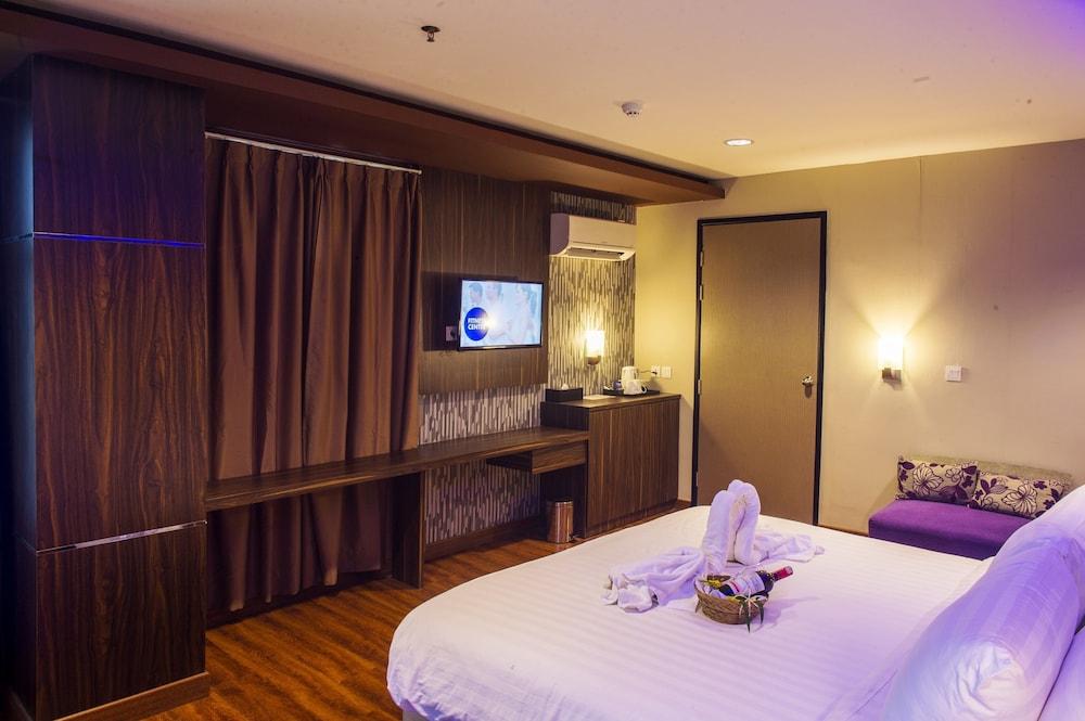 Aston Ketapang City Hotel Ngoại thất bức ảnh